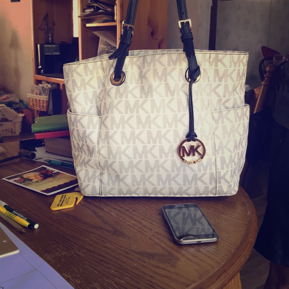 Michael Kors purse